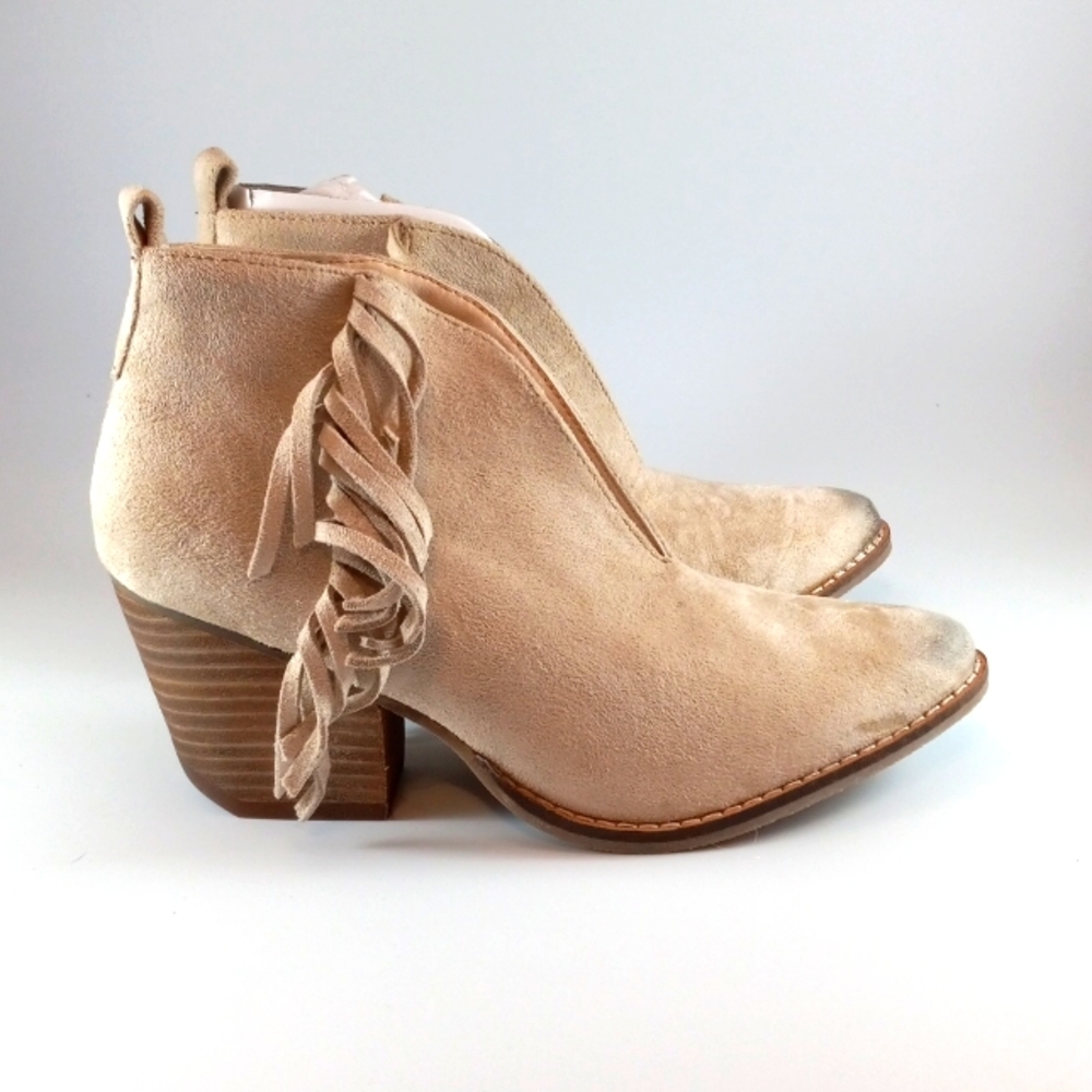 Coconut by Matisse Miranda Ivory Ankle Boots NIB Size 6.5